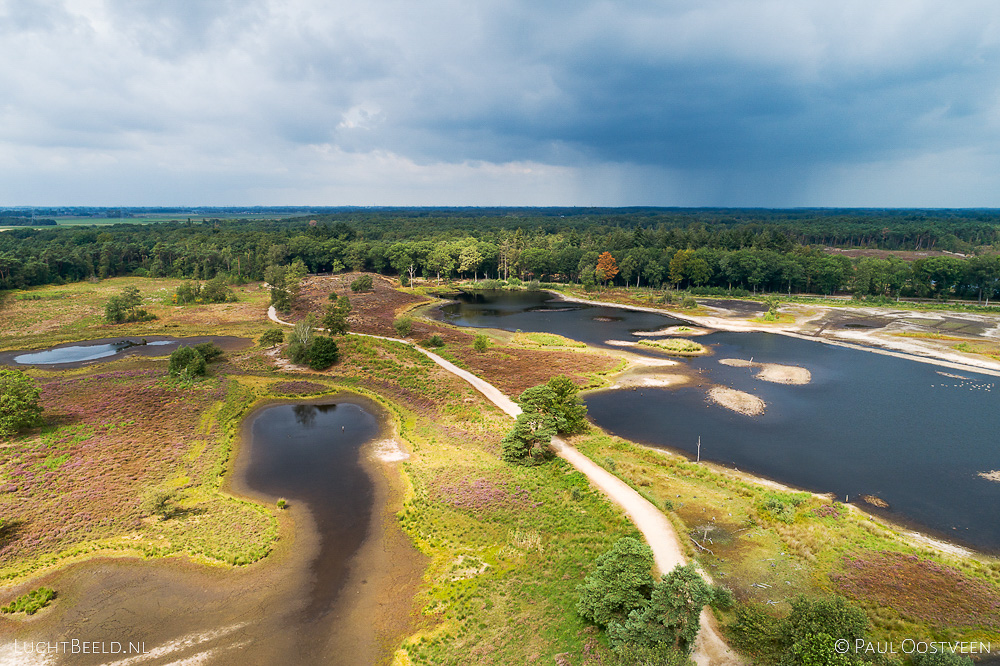 Overasseltse en Haterste Vennen tijdens de droge zomer van 2019. Luchtfoto gemaakt met een camera drone.