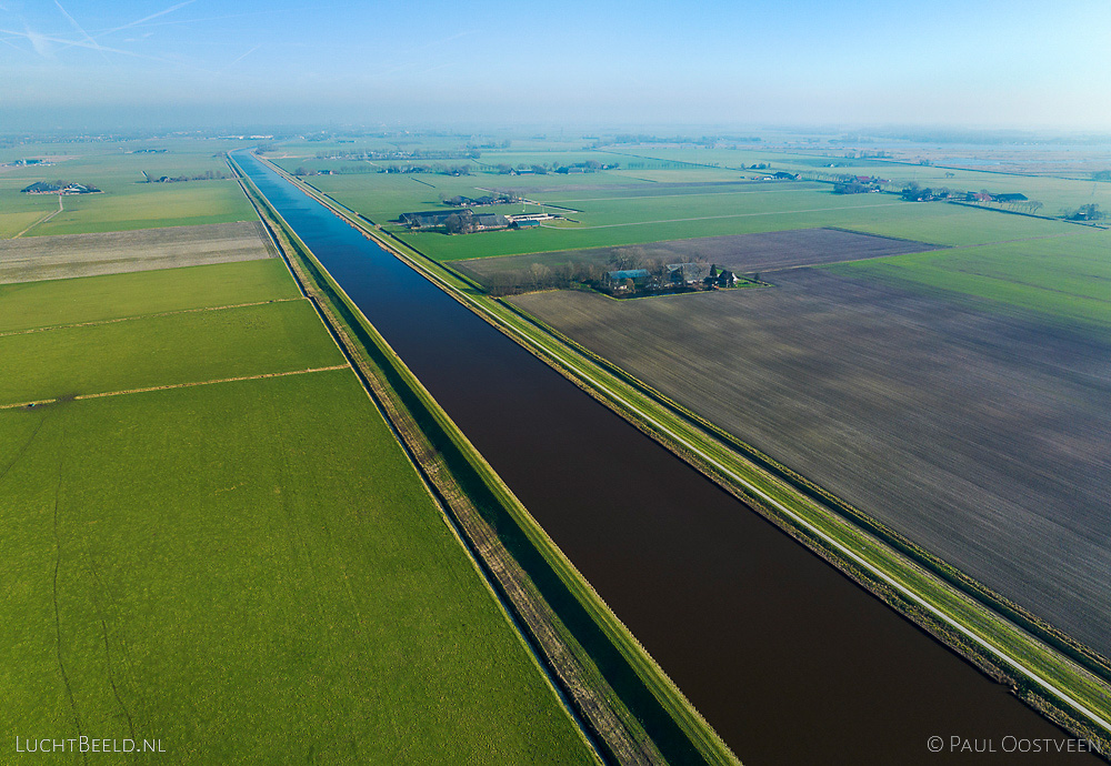 Eemskanaal en platteland in de provincie Groningen