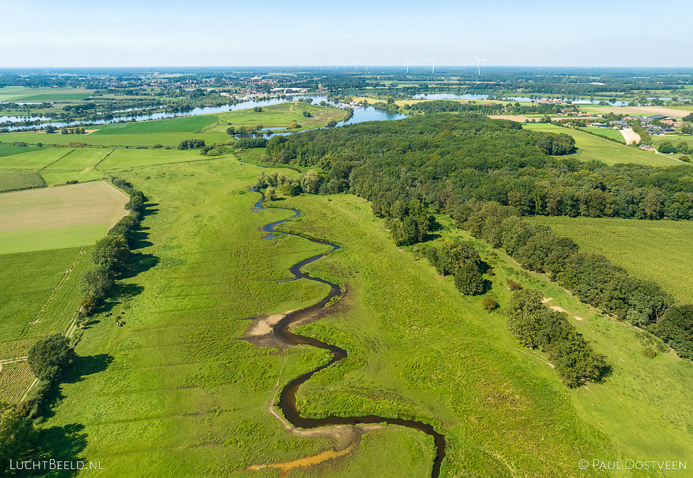 Riviertje de Swalm in het Swalmdal voor de Donderberg en de Maas