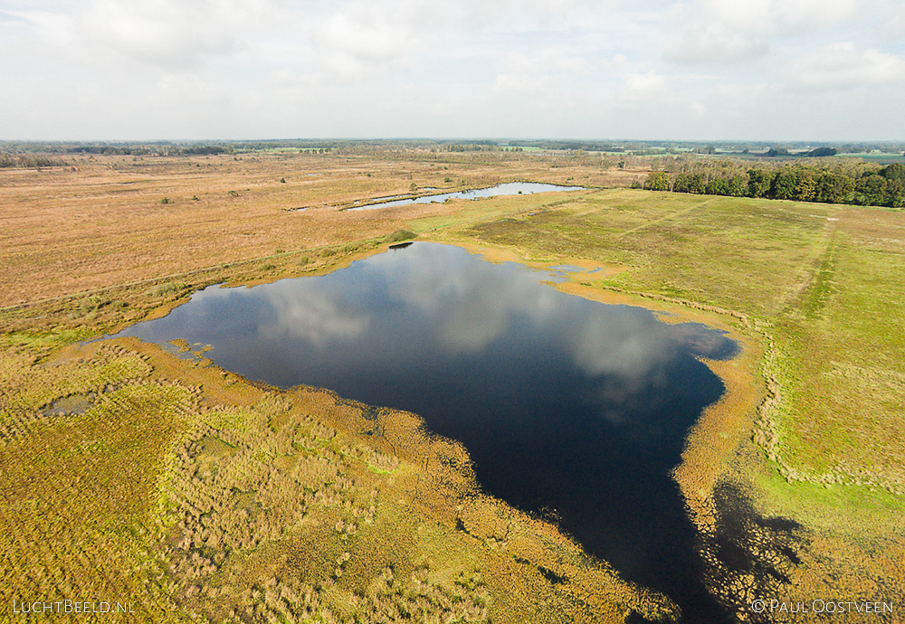 Luchtfoto van het Haaksbergerveen  gefotografeerd met een camera drone door Paul Oostveen.