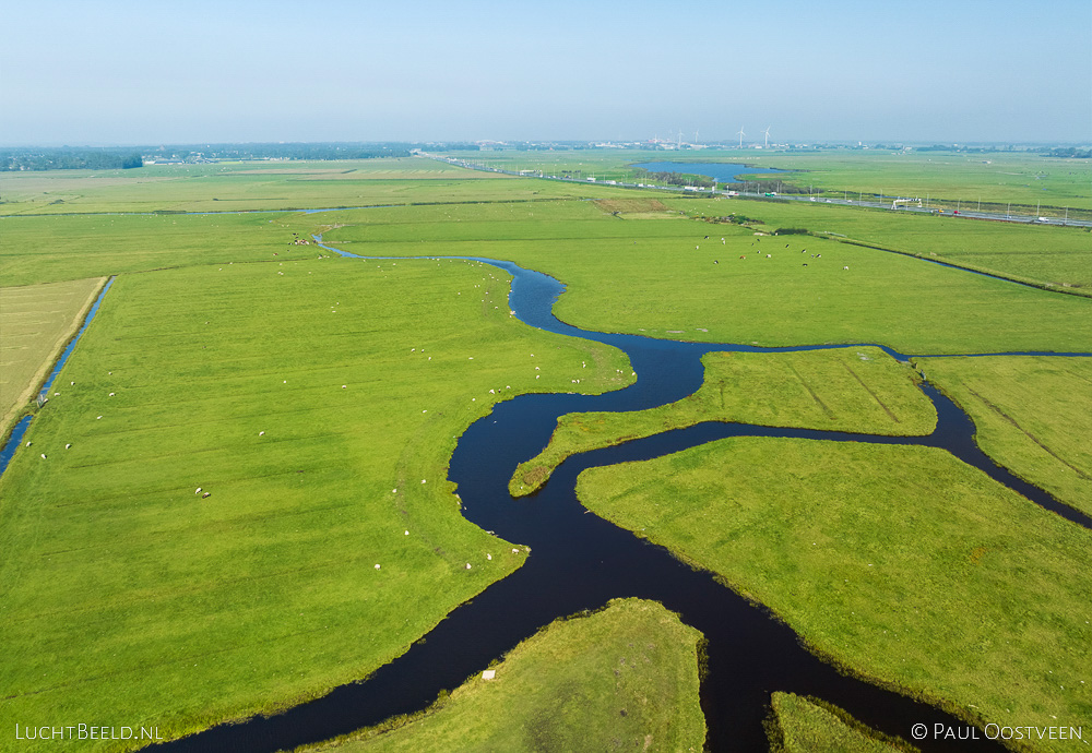 Luchtfoto van weidevogelreservaat het Oosterdiep in Noord-Holland