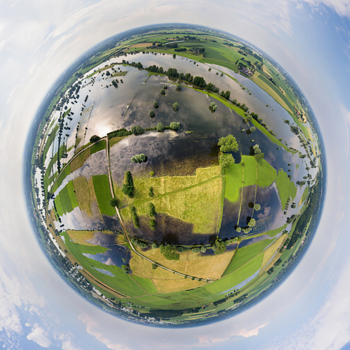 Hoog water in Ravenswaarden langs de IJssel: 360 graden panorama gemaakt met een camera drone door Paul Oostveen.