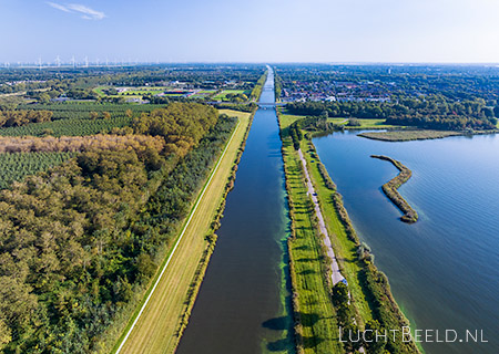 Stock foto's van de Hoge Vaart met Vaartsluisbos en Noorderplassen in Almere